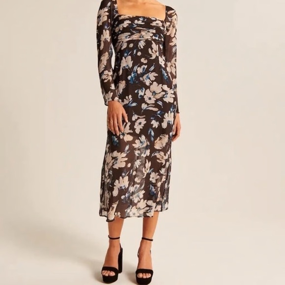 ❌SOLD❌ Abercrombie & Fitch | Long-Sleeve Ruched Bodice Midi Dress (Petite) - Picture 1 of 4